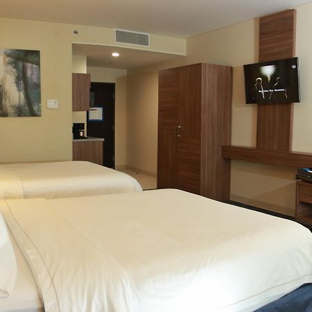 Holiday Inn Express & Suites Mexicali, An Ihg Hotel Екстер'єр фото